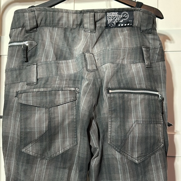 Ride Plaid Snowboard Pants - Picture 7 of 7